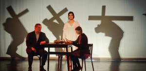Spectacol în amintirea victimelor comunismului, la Teatrul de pe Lipscani