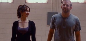VIDEO Bradley Cooper şi Jennifer Lawrence scriu „Scenariu pentru happy-end“ alături de Robert De Niro, acum pe BLU-RAY şi DVD
