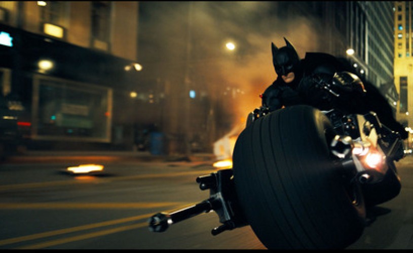 VIDEO Câţi bani va primi Christian Bale dacă va accepta să îl interpreteze din nou pe Batman