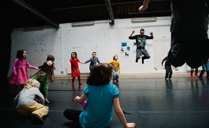 Explore dance festival prezintă atelierul de dans contemporan pentru copii