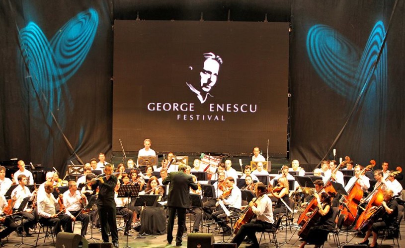 Piata Festivalului Enescu găzduieşte concerte de gală