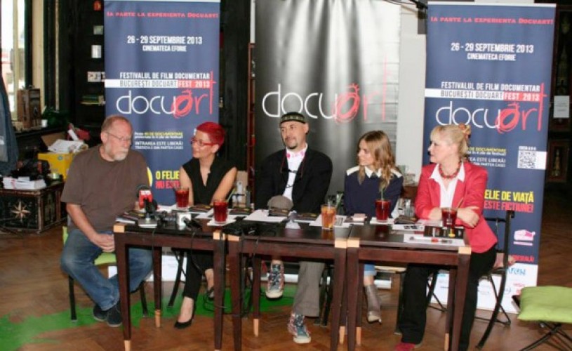 Docuart – Caravana documentarelor ajunge în cinci oraşe