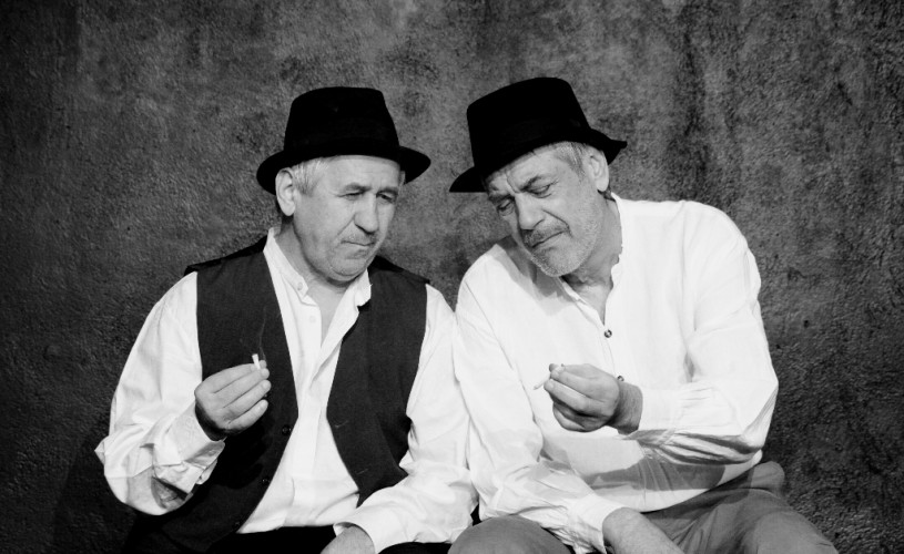 Marcel Iures şi George Mihăiţă, într-un spectacol după „Moromeţii“, la Teatrul Act
