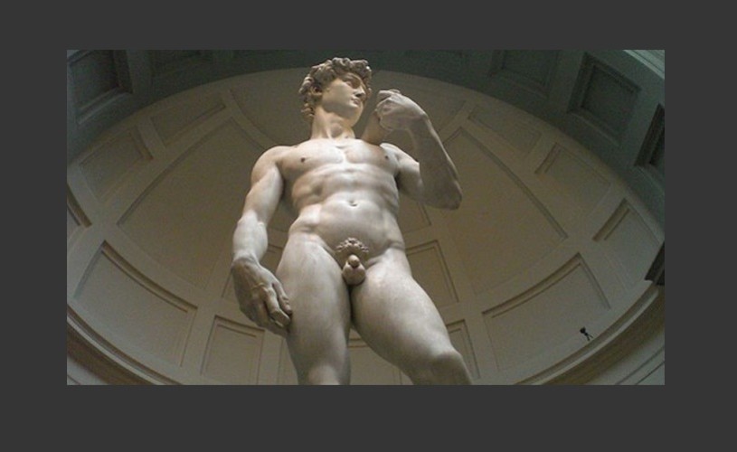 David, de Michelangelo, şubrezit de seria de cutremure