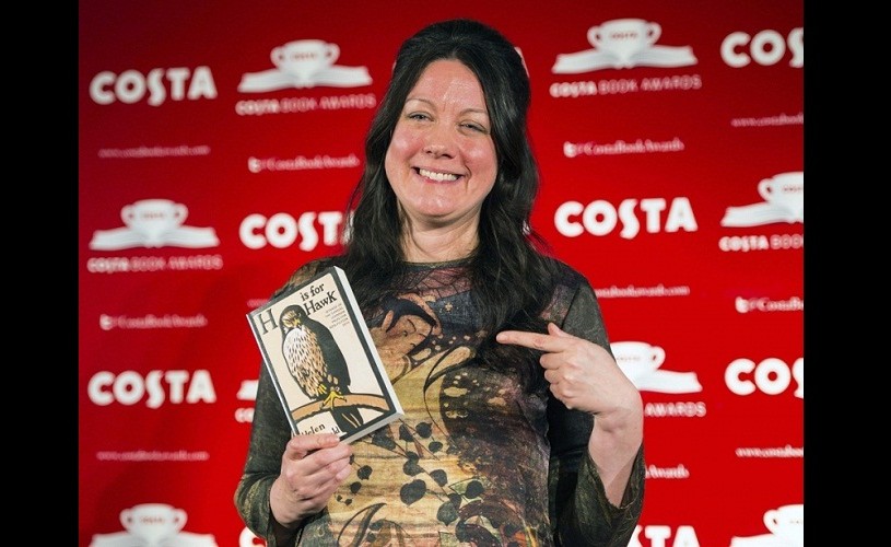 Helen Macdonald, câştigătoarea Costa Book of the Year Award