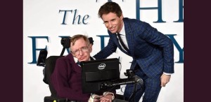 Stephen Hawking l-a felicitat pe Eddie Redmayne, câştigătorul Oscarului pentru rolul din 