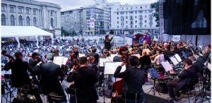 Verdi, Puccini, Donizetti, Ceaikovski, în aer liber, în Piaţa Festivalului „George Enescu”