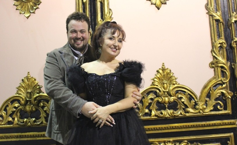 Tenorul Ştefan Pop şi soprana Elena Moşuc cântă în La Traviata, un spectacol de gală la Opera Aurora, Malta