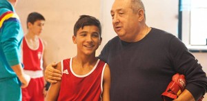 „Caisă”. Box şi viaţă