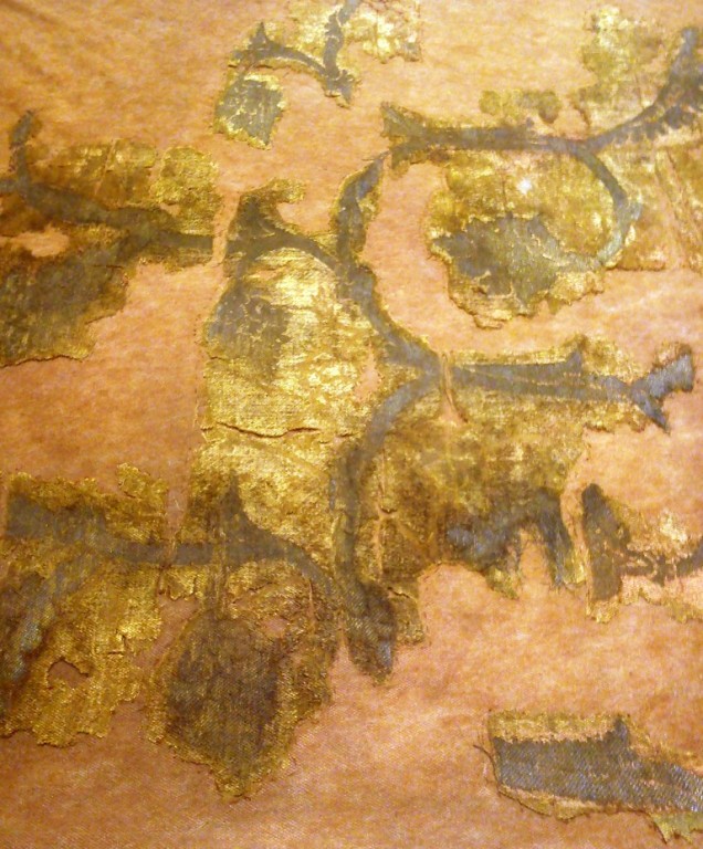 Fragment tesatura (sec.XV), din mormantul lui Alexandru cel Bun