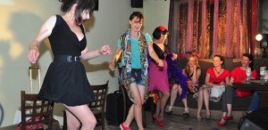 Ioana Flora, Cătălina Mustaţă şi Clara Flores joacă sâmbătă în spectacolul „Ciao, Bella“