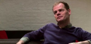 Luca Silvestrini: „A lua lucrurile cu lejeritate ajută la conectarea oamenilor, în teatru și în viață”