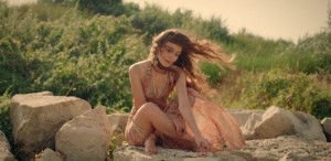 Ligia Hojda a lansat noul său single „Nomazi” la Teatrul Godot