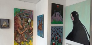 De la început de septembrie, centrul Parisului poartă culorile artei contemporane românești