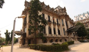 Palatul Cantacuzino. De la lux la termopan