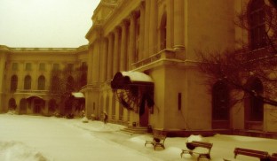 Casă boierească – palat domnesc – muzeu de artă