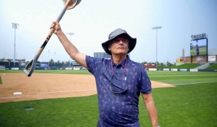 Bill Murray, într-un serial Facebook despre Liga secundă de baseball