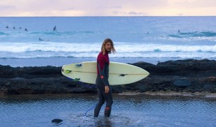 Tiberiu Balica – viața unui prof de surf sau cum să urmărești vara în jurul lumii