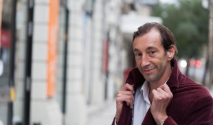 Scriitorul Antoine Laurain și pălăria președintelui Mitterrand