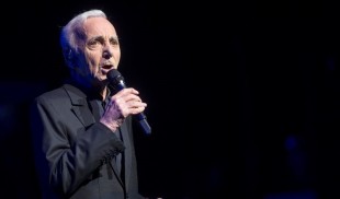 Charles Aznavour a murit la vârsta de 94 de ani