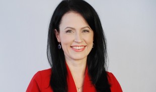 Mezzosoprana Maria Miron (Jinga): „Scena este locul unde poți să vezi și să simți realitatea”