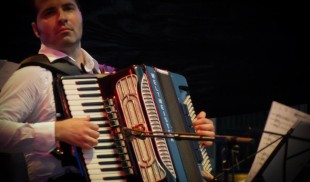 Povestea unei cutii magice – Acordeonul – pe note și cuvinte – de Fernando Mihalache