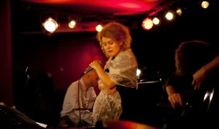 Maria Răducanu aduce primăvara la Teatrelli, într-un concert sold out