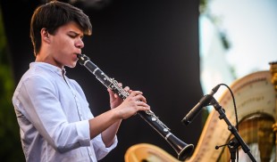 Clarinetistul Petru Pane (16 ani) este protagonistul unui turneu cu susţinerea Institutului Polonez