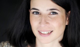 Portret în oglindă – pianista Mara Dobrescu