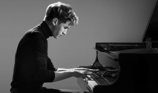 Pianistul Kirill Richter, concert emoționant la Palatul Bragadiru