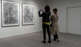 Adrian Ghenie la Timișoara. Expoziția „Corpul imposibil” a încântat publicul