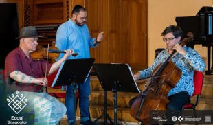 Ecoul Sinagogilor răsună în septembrie în cinci orașe grație muzicii originale semnate de Alexander Bălănescu în colaborare cu prim-cantorul Emanuel Pusztai