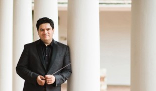 Dirijorul Cristian Măcelaru va prezenta două concerte-eveniment la Festivalul Enescu alături de Orchestra Națională a Franței