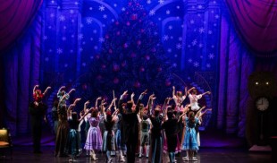 Premiera de balet clasic „Spărgătorul de nuci” se dansează la Sibiu cu casa închisă