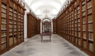 Eternitatea bibliotecii și a unei pasiuni în 3 cărți