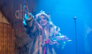 Hedwig and the Angry Inch se va juca pe 15 şi 16 ianuarie, ora 19.00, la Teatrul Metropolis, Sala „Olga Tudorache”