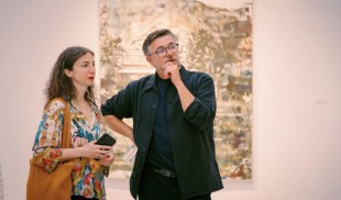 Marius Bercea, pictorul care convertește incertitudinea, melancolia și exilul în “acasă”