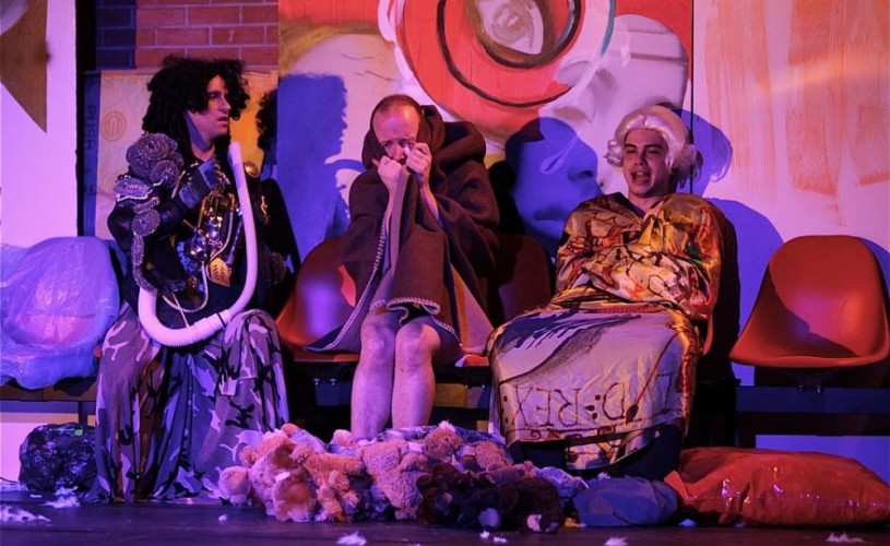Câştigă o invitaţie la spectacolul „Îngeri în America“, de la Teatrul Metropolis!