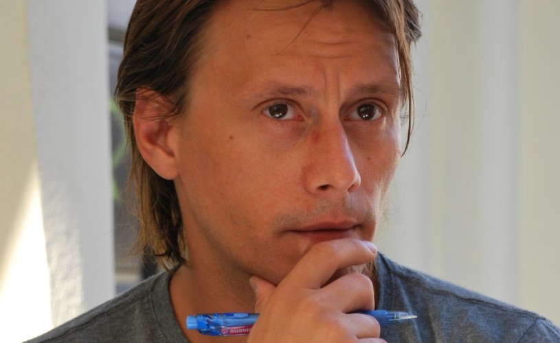 CRONICĂ DE FESTIVAL UnderCloud: Festivalul care îl prezintă pe Marius Manole într-o piesă regizată de Radu Beligan
