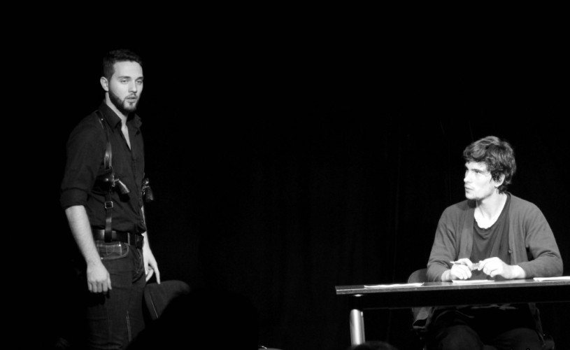 Omul perna, un thriller la Godot. Câştigă o invitaţie la spectacol!
