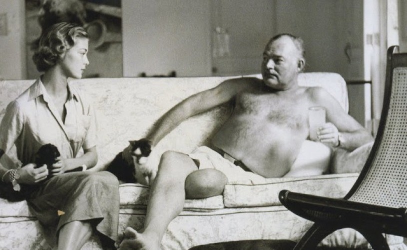 Hemingway şi burgerul său preferat – „roz şi suculent la mijloc”