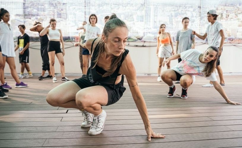 Ideo Ideis #17 e despre (re)vederi: 32 de artiști se întorc în Alexandria pentru a oferi training și mentorat trupelor de teatru de liceeni