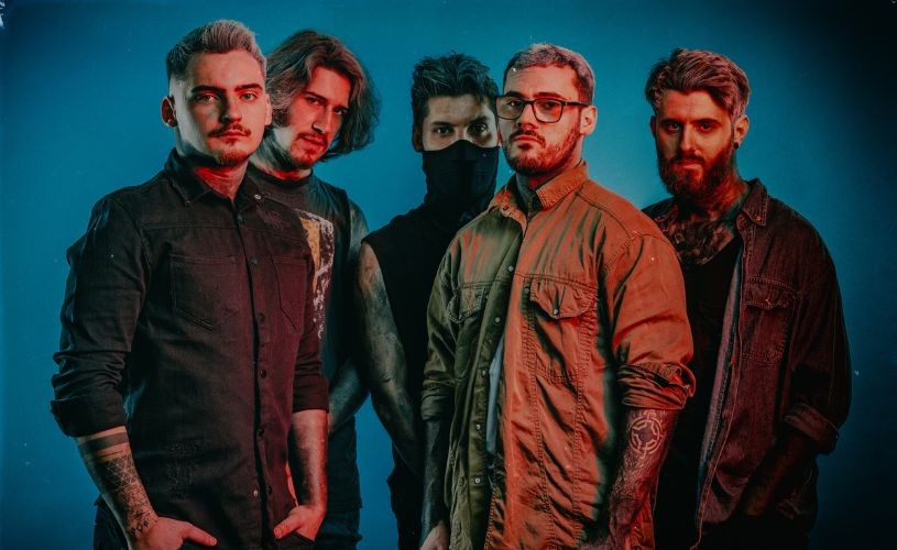 #ChillingBackAugust – Concert acustic Taking Back August în Echoes Haus