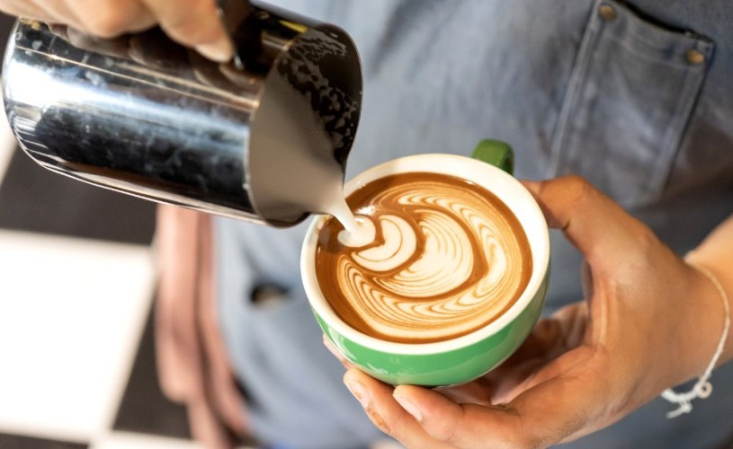 Code2Cup, primul festival de cafea din România pentru profesioniștii din IT, își deschide porțile în acest weekend cu ateliere și experiențe inedite, pentru pasionați și nu numai