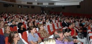 Cinefilii sunt aşteptaţi la