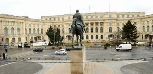 Între Est şi Vest Pictură rusă din patrimoniul Muzeului Naţional de Artă al României Secolele XVI –XX