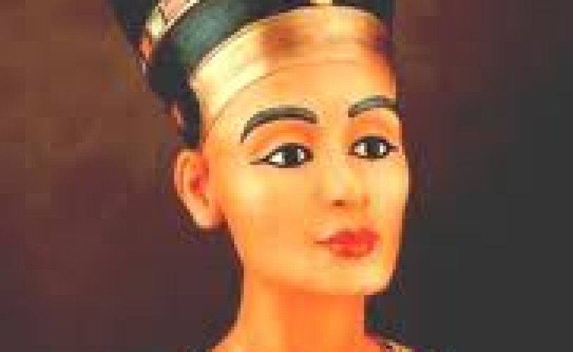 Cine a realizat bustul reginei Nefertiti acum peste 3.000 de ani