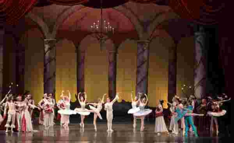 Sena Hidaka,absolventă a Academiei de Balet Vaganova, debuteaza pe scena Operei Naţionale Bucureşti