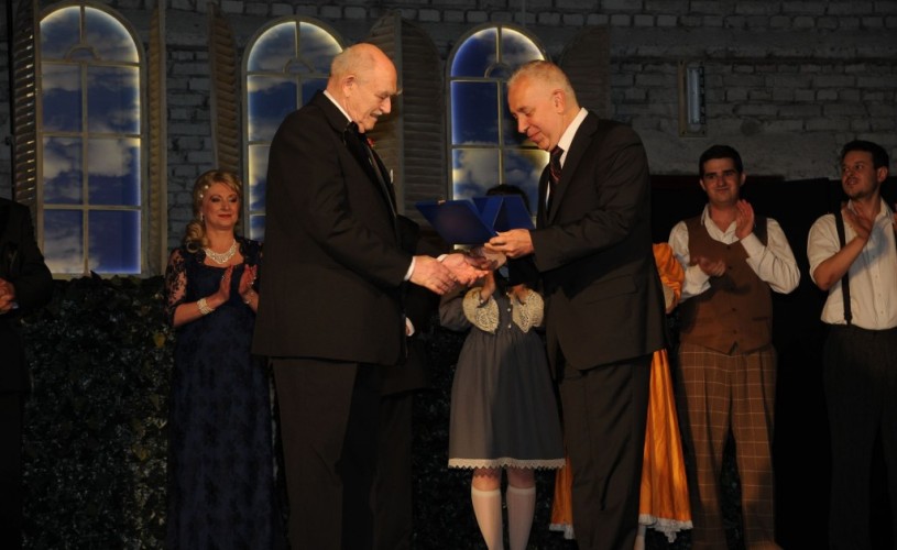 GALERIE FOTO Teatrul de proiecte din Câmpina va purta numele lui Mircea Albulescu