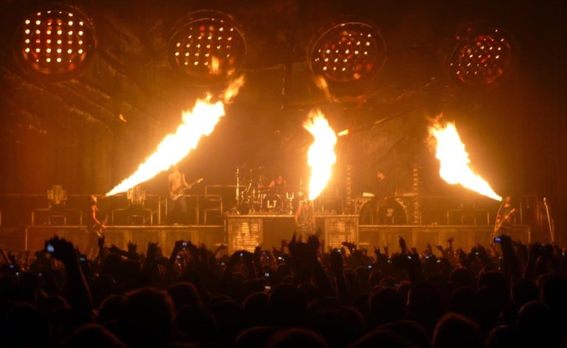 VIDEO Efecte pirotehnice şi o ploaie de spumă la concertul Rammstein de la Rock The City 2013
